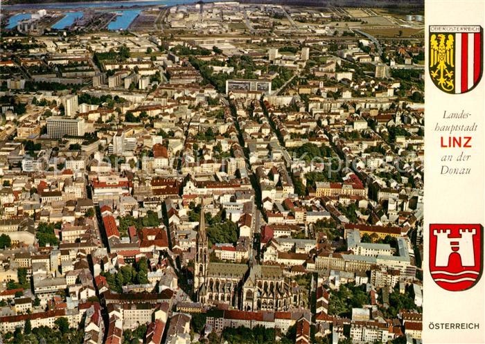Linz Donau Fliegeraufnahme Stadtkern mit Hafengelaende