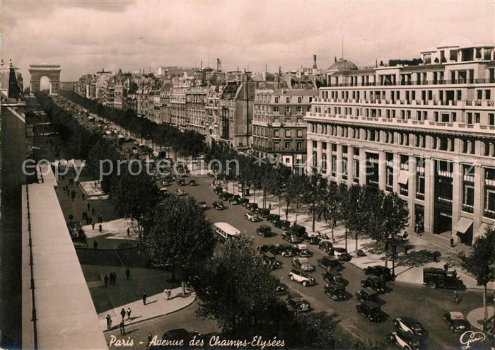 Paris Avenue des Champs Elysees