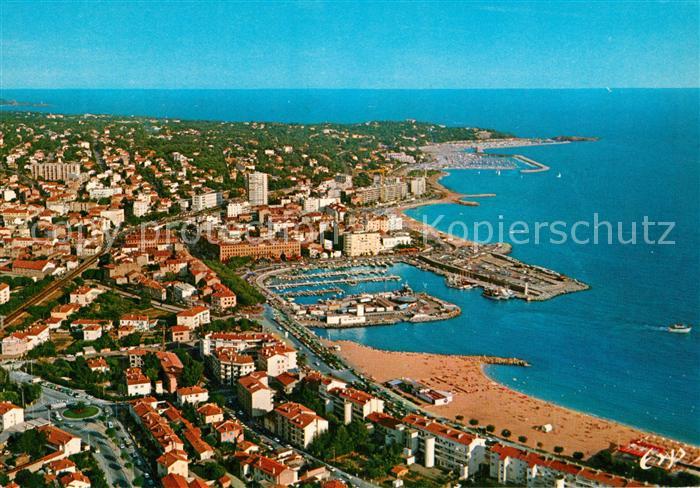 Saint-Raphael Var Vue aerienne sur les ports et la ville