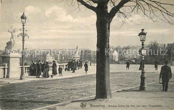 Bruxelles Bruessel Avenue Emile De Mot vue vers l'Exposition