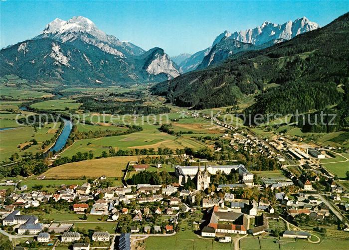 Admont Steiermark Benediktinerstift mit Stiftsbibliothek Fliegeraufnahme