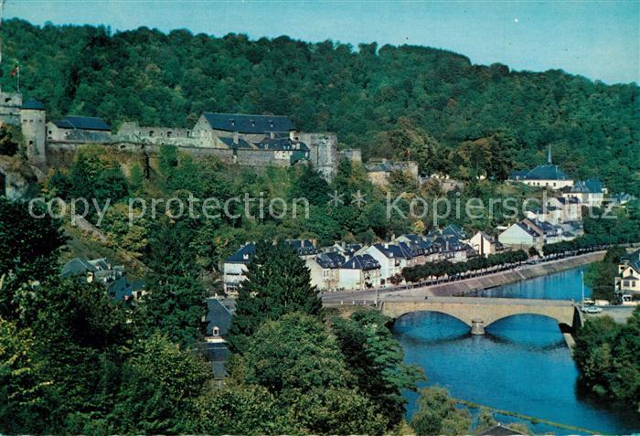 Bouillon Wallonne Vue sur le Pont La Semois et le Chateau