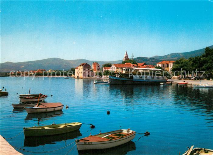 Kastel Novi Hafen Ruderboote Fahrgastschiff