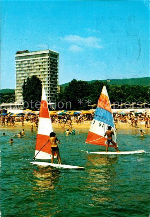 Slatni Pjasazi Badestrand vor Hotel International Windsurfen