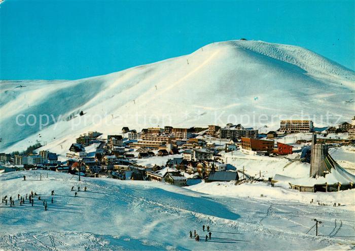 Alpe d Huez Isere Station d hiver et le Signal Wintersportplatz Franzoesische Al