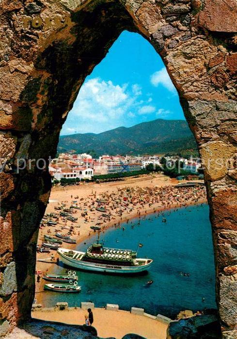 Tossa de Mar Playa a través de una ojiva del murallón
