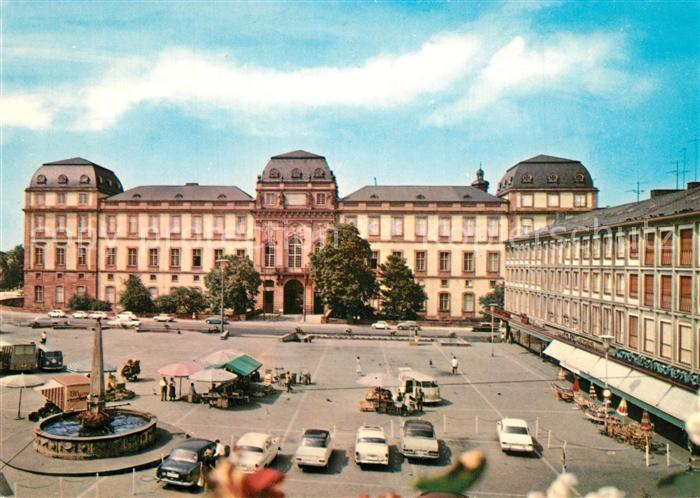 Darmstadt Marktplatz und Schloss Tor zu Odenwald und Bergstrasse
