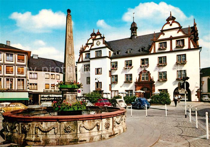 Darmstadt Marktplatz Brunnen Rathaus Tor zu Odenwald und Bergstrasse