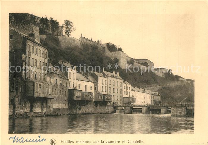 Namur sur Meuse Vieilles maisons sur la Sambre et Citadelle