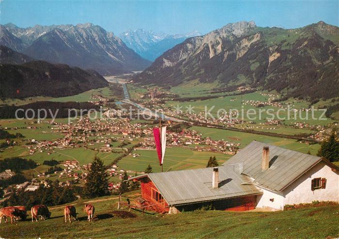 Reutte Tirol Duerrenberger Alpe mit Lechtaler Alpen und Hahnenkamm