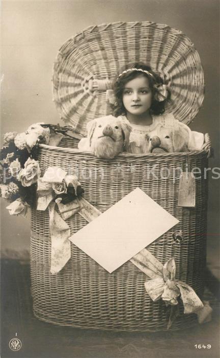 Foto NPG Nr. 1649 Kind Maedchen Rosen Korb