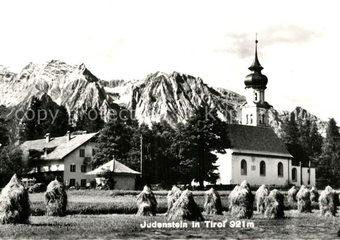 Judenstein Motiv mit Kirche Felder Erntezeit Alpenblick