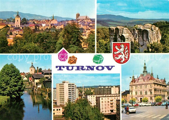 Turnov Stadtpanorama Gebaeude Innenstadt Hochhaeuser Partie am Wasser Landschaft