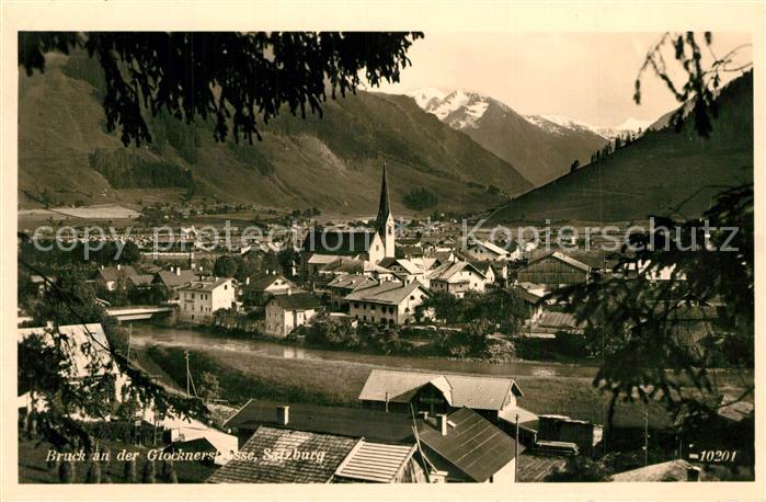 Bruck Grossglocknerstrasse Ortsansicht mit Kirche Alpenpanorama Hohe Tauern