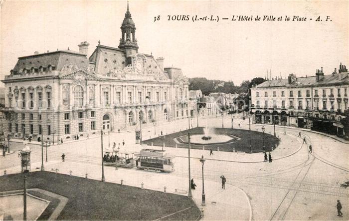 Tours Indre-et-Loire Hotel de Ville et la Place Tram
