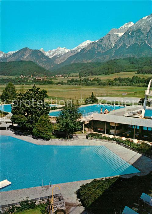Wattens Alpenbad Freibad mit Blick zum Bettelwurf Karwendelgebirge
