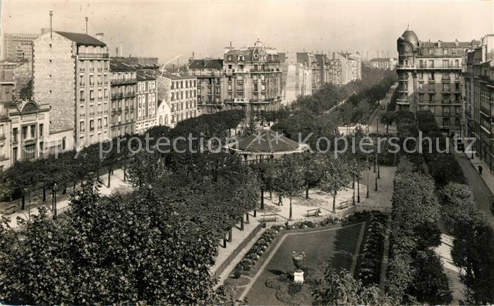 Clichy Place des Martyrs