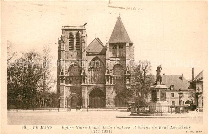Le Mans Sarthe Eglise Notre Dame de la Couture et Statue de Rene Levasseur