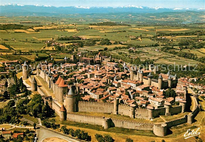 Carcassonne Vue aérienne de la cité Port Narbonnaise Chateau Comtal