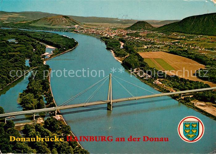 Hainburg Donau Donaubruecke Grenzstadt am Donauufer Fliegeraufnahme