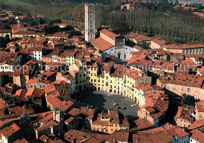Lucca Anfiteatro Romano e Basilica di San Frediano vista aérea
