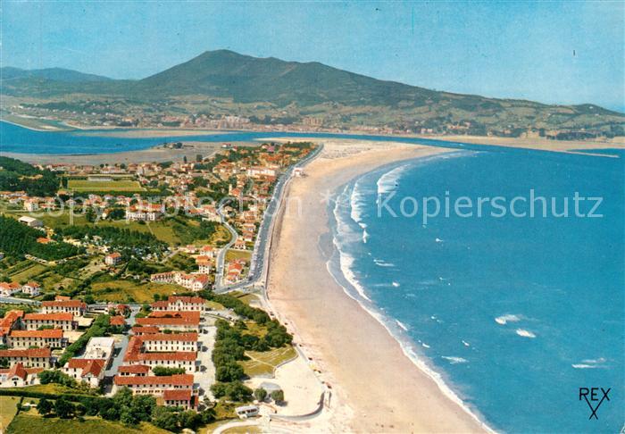 Hendaye Pyrenees Atlantiques La Plage au fond La Bidassoa e l'Espagne vue aérien