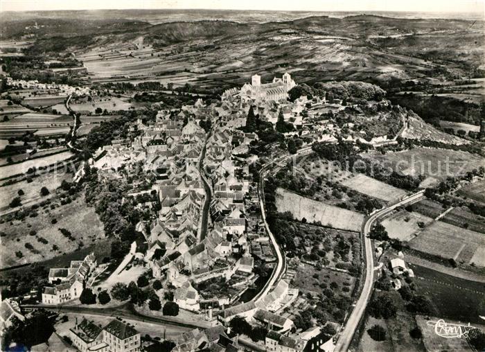 Vezelay Vue aerienne La Basilique au coeur de l