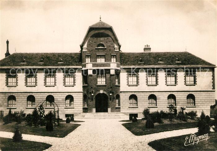 Moneteau Maison Familiale de Cure du Petit Pien La Facade principale