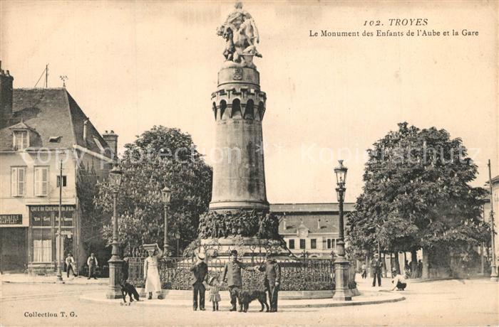Troyes Aube Monument des Enfants de l'Aube et la Gare