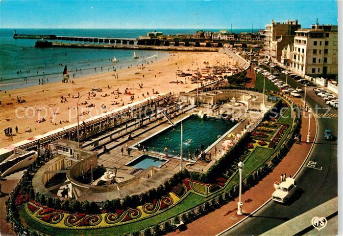 Les Sables-d Olonne La piscine et les jetées Plage