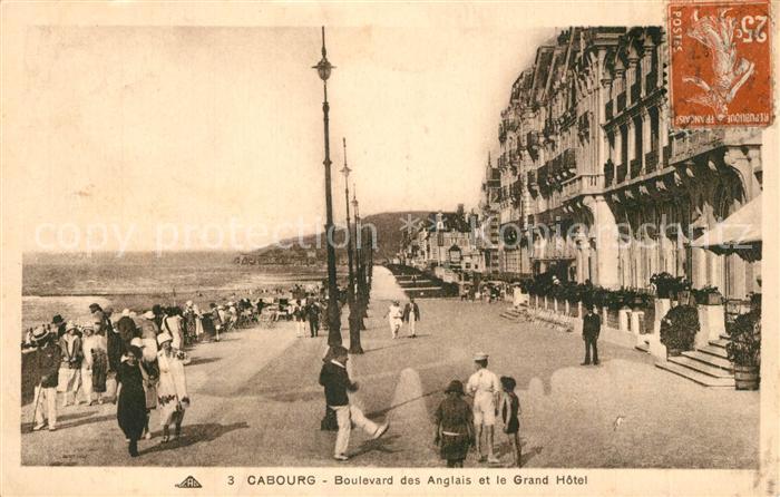 Cabourg Boulevard des Anglais et le Grand Hotel