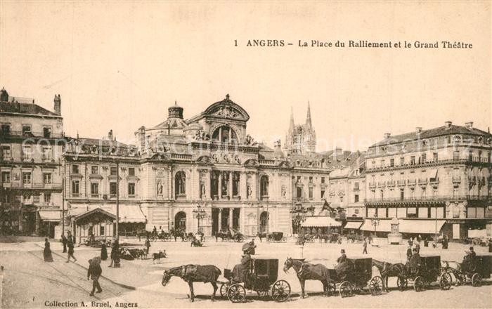 Angers Place du Ralliement et Grand Théâtre