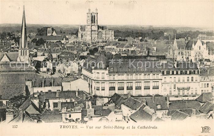 Troyes Aube Vue sur Saint Rémy et la Cathedrale