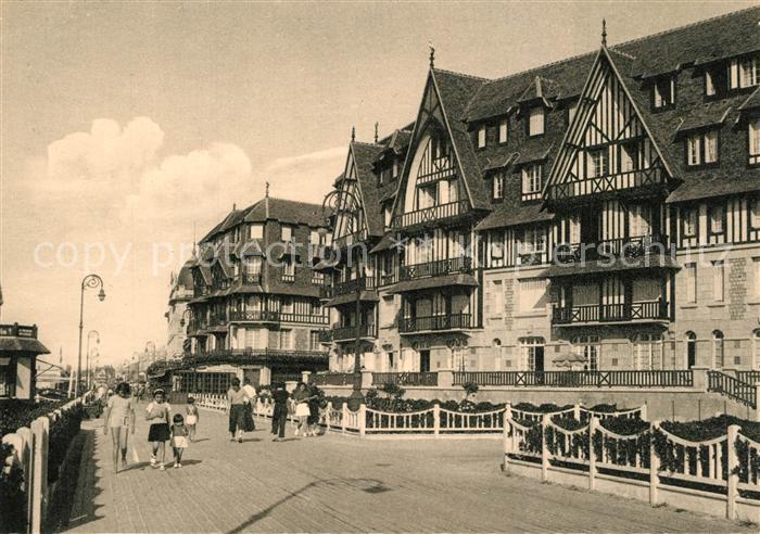 Trouville-Deauville Reine des Plages Promenade sur les Planches