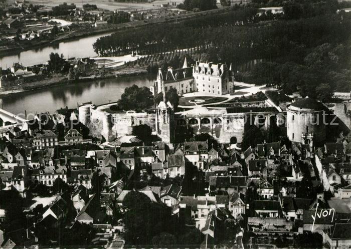 Amboise En avion au dessus des Chateaux de la Loire