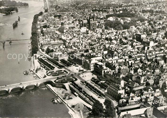 Tours Indre-et-Loire En avion au dessus des Chateaux de la Loire
