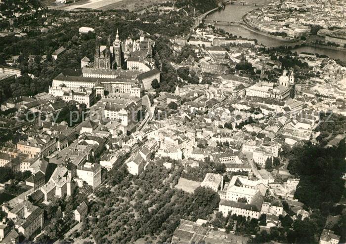 Praha Prahy Prague Prager Burg Hradcany Fliegeraufnahme