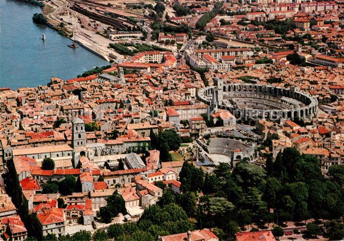 Arles Bouches-du-Rhone Théâtre Antique les arènes et Cloître Saint Trophine vue