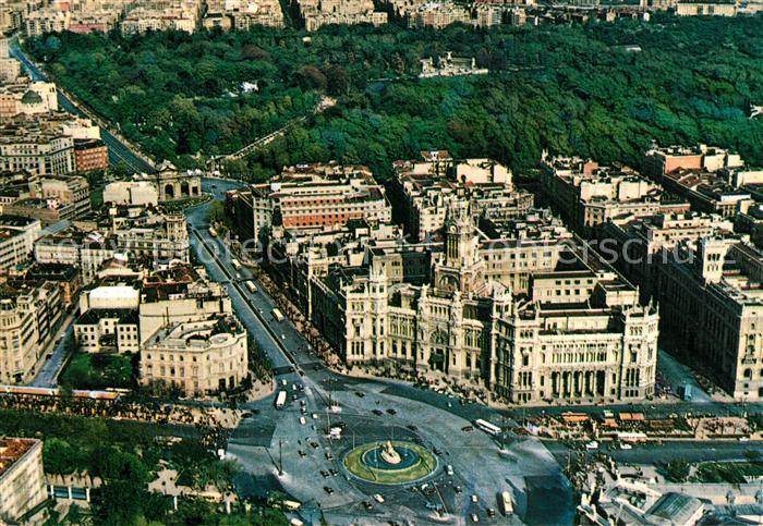 Madrid Spain Plaza de la Cibeles y el Retiro Fliegeraufnahme