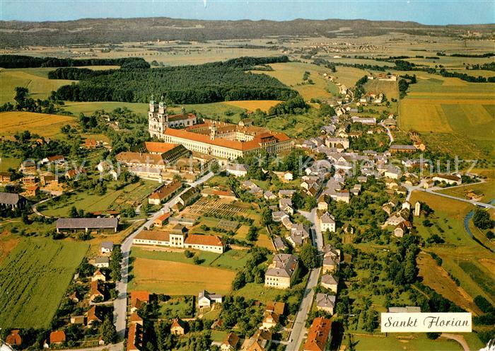 St Florian Fliegeraufnahme mit Barockstift Oberoesterreich