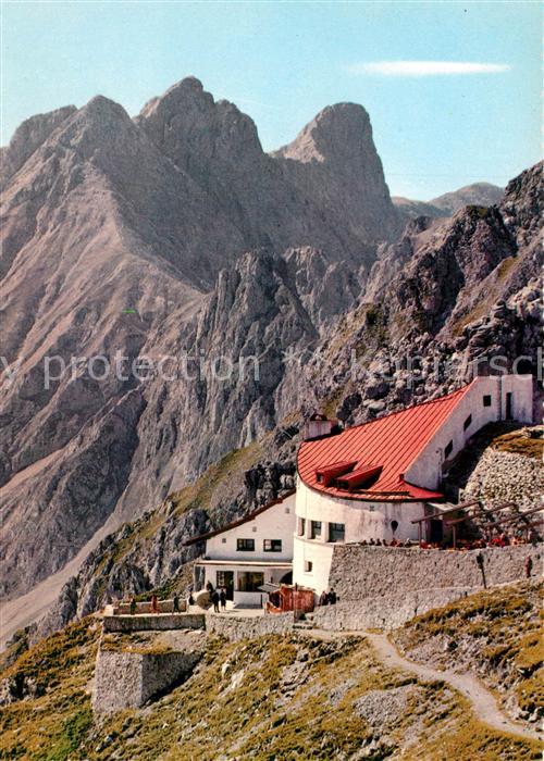 Innsbruck Nordkettenbahn Hafelekar Bergstation mit Brandjoch