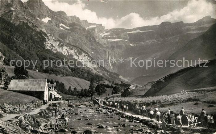 Gavarnie Hautes-Pyrenees Le Cirque et le Gave