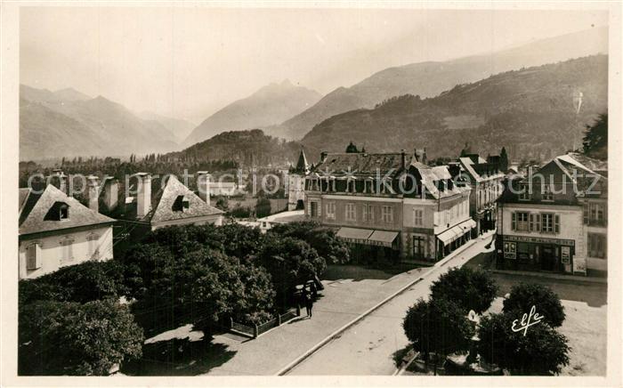 Argeles-sur-Mer Place de la Mairie et les Pyrénées