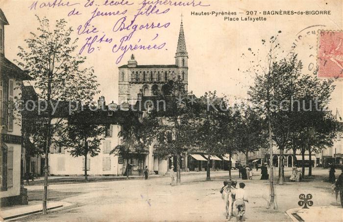 Bagneres-de-Bigorre Place Lafayette