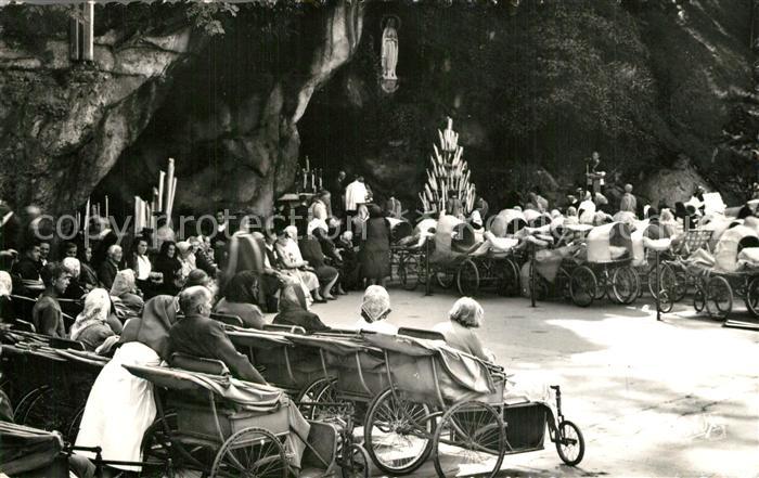 Lourdes Hautes Pyrenees Les Malades devant la Grotte