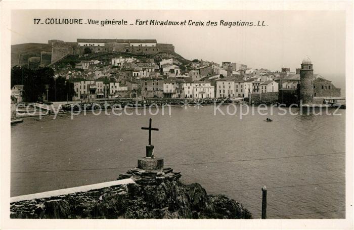 Collioure Vue Generale Fort Miradoux et Croix des Rogations