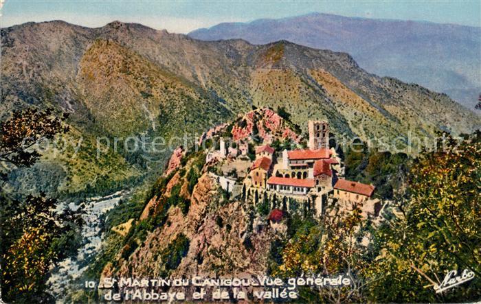 Saint Martin du Canigou Panorama Abbaye et Vallee Pyrénées
