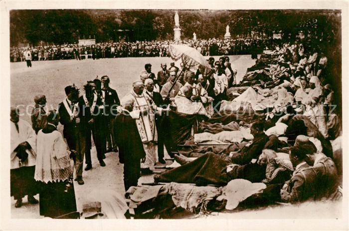Lourdes Hautes Pyrenees Bénédiction des Malades