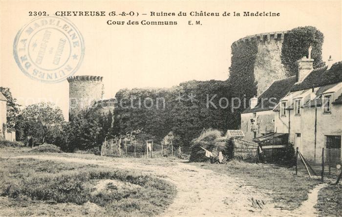Chevreuse Ruines du Chateau de la Madeleine