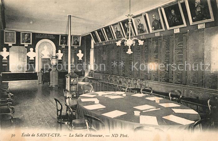 Saint-Cyr Ardeche Ecole Salle d`Honneur